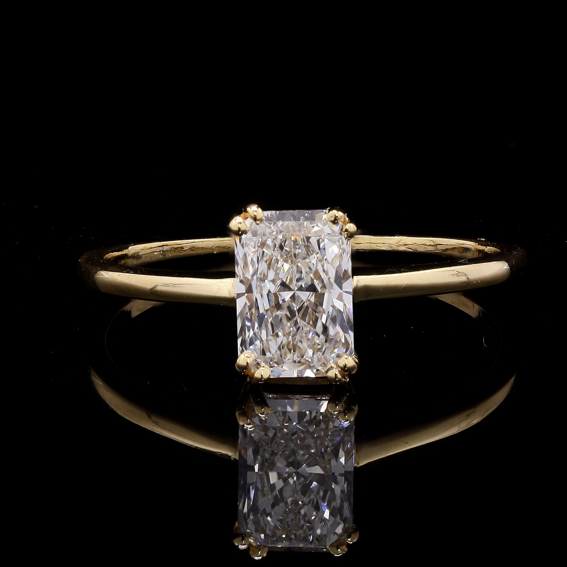 Radiant Cut Diamond Solitaire Ring in 14K Yellow Gold – 0.90 CT